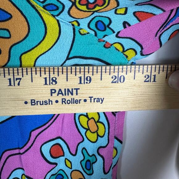 John Mark‎ Pink Blue Geometric Floral V-neck Blouse M Colorful Retro Boho Artsy - Picture 9 of 10